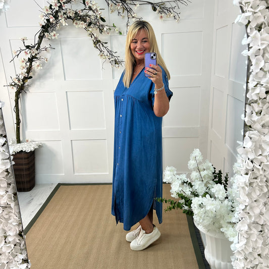 Dixie: Denim V neck shirt dress. One Size 14-20