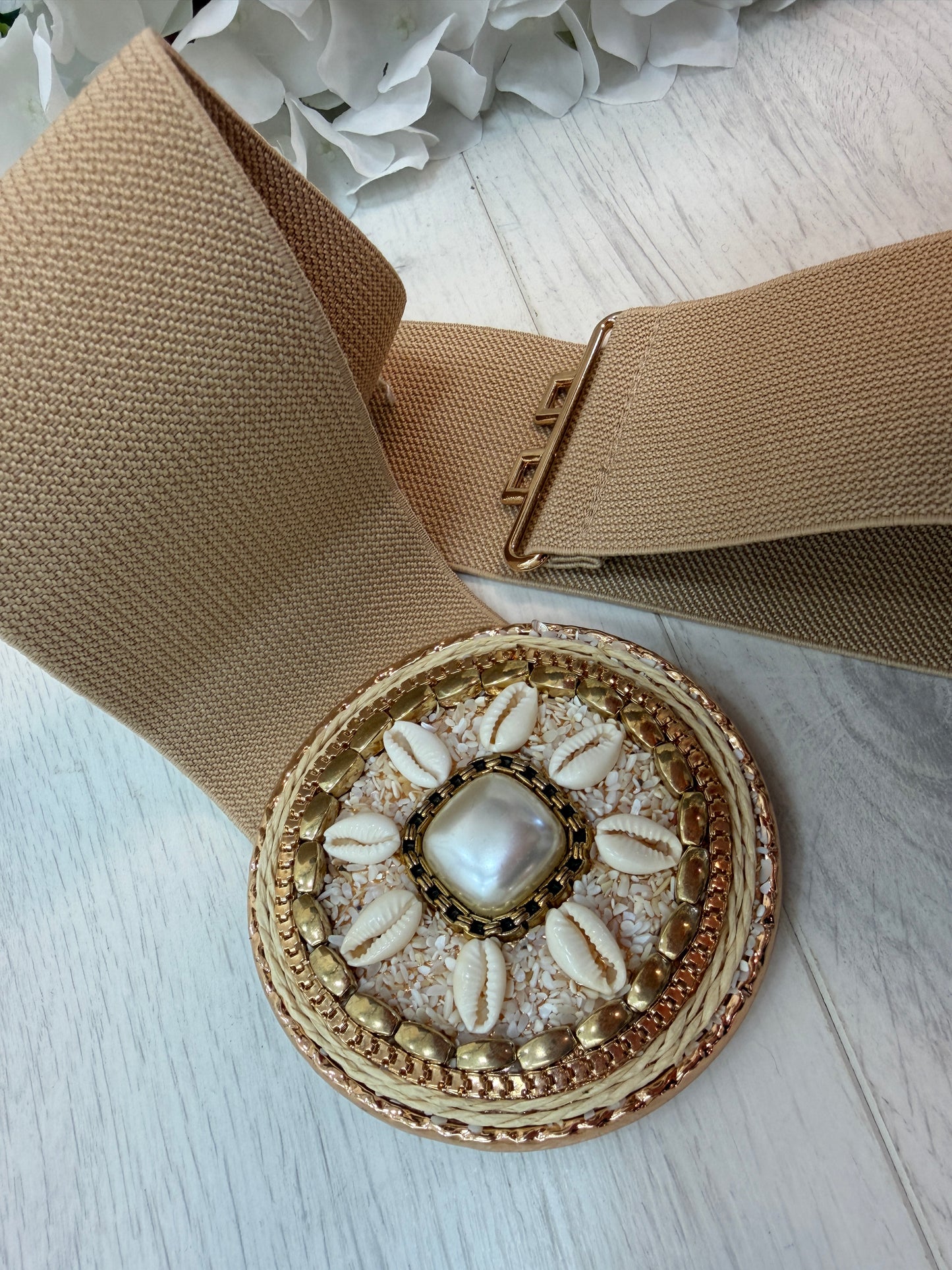 Bridie: Cream & gold shell round buckle belt. One size: 8-18
