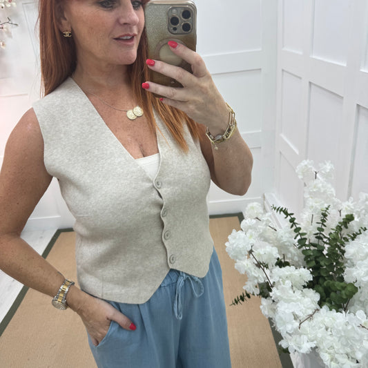 Saffron: Beige fine knit button waistcoat. One size: 10-16