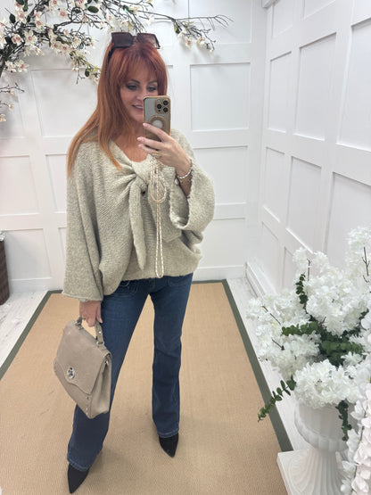 Bloom: Beige bow knitted jumper. One size: 12-18