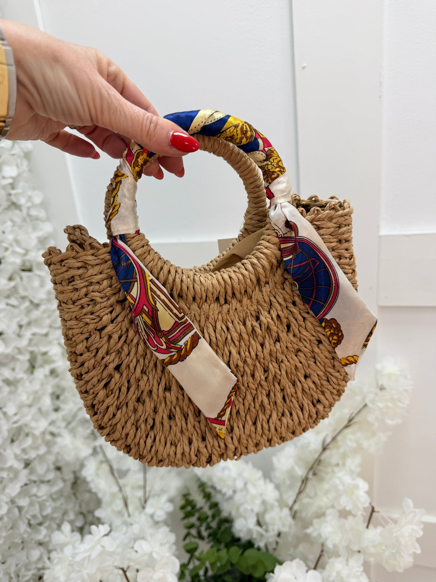 Trixi: Small basket bag with scarf. 2 colours