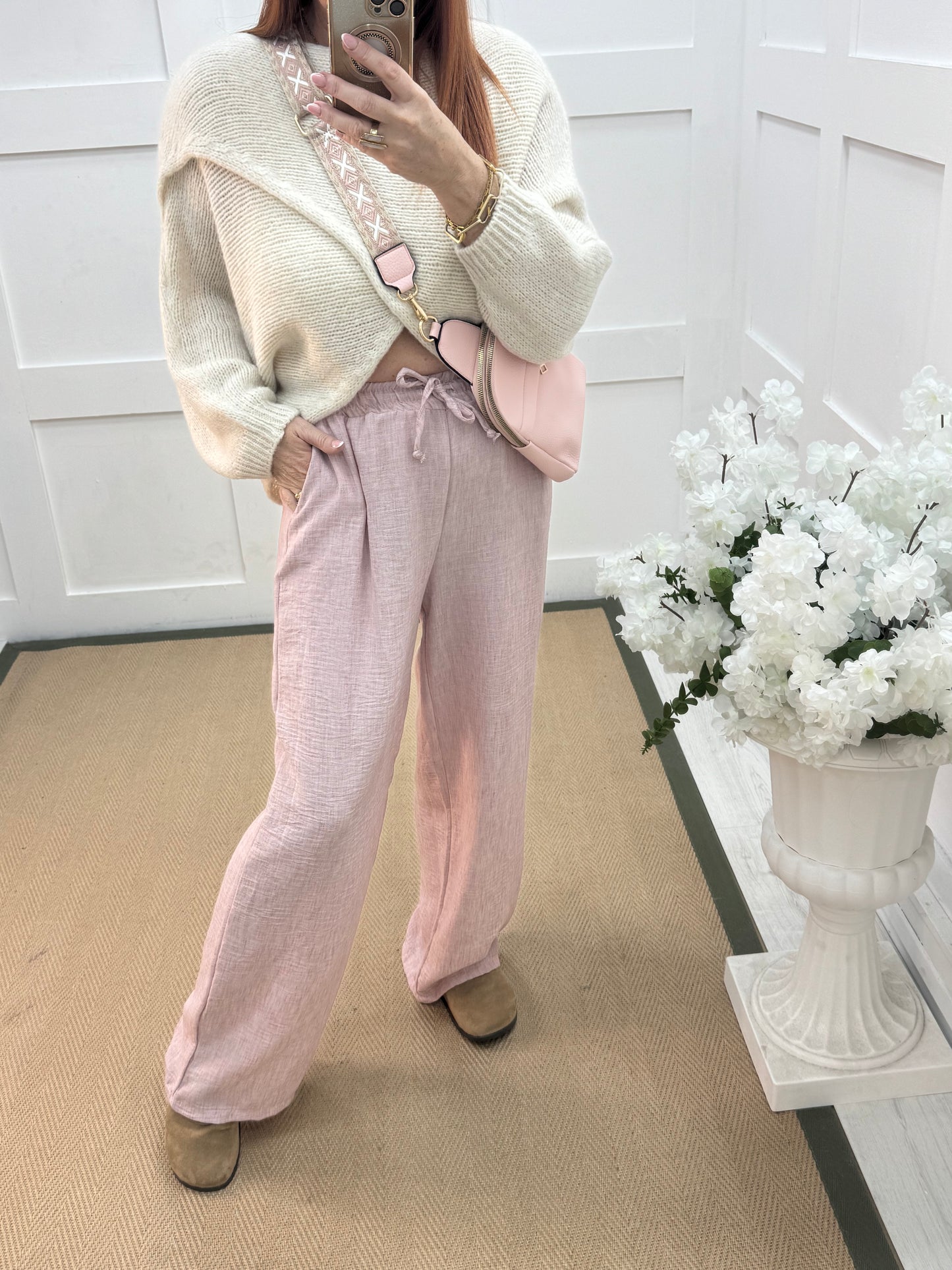 Leanne: Pink wide leg trousers. One size: 10-14