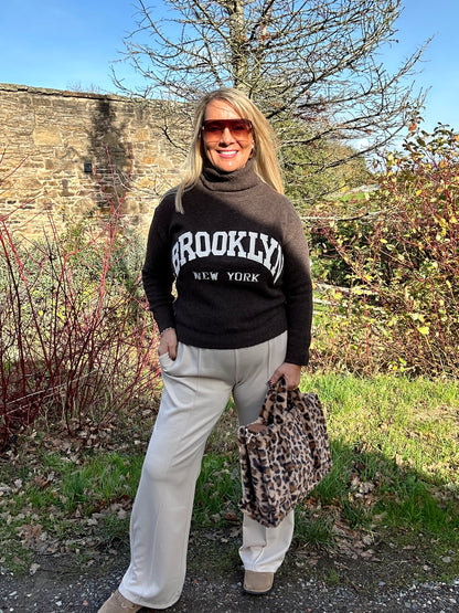 Kella: Brown Brooklyn knitted jumper. One size 12-18