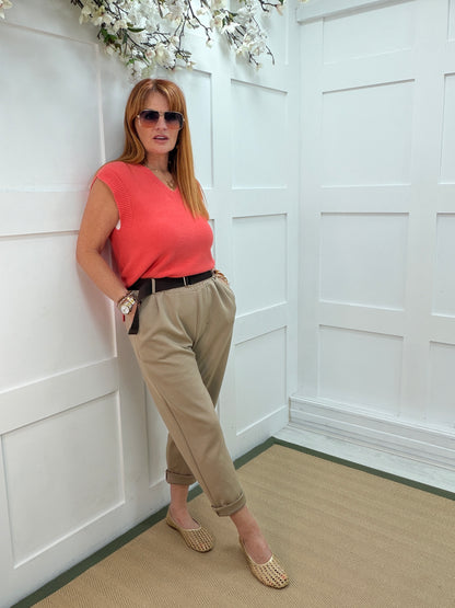 Sally: Stretchy tapered leg pocket trousers. One size: 10-16. 6 colours