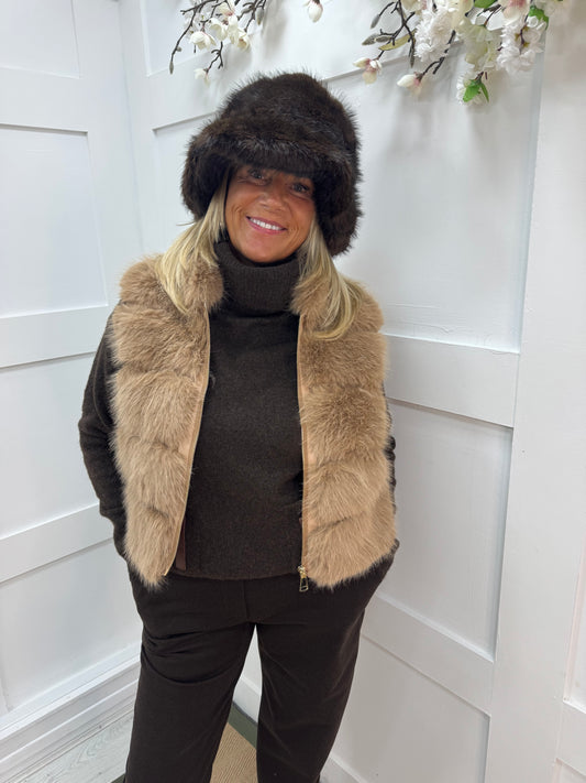 Faye: Brown faux fur bucket hat. Free size