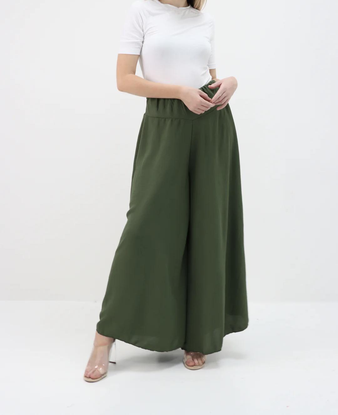 Kimmi: Stretchy wide leg palazzo trousers. One size 14-22
