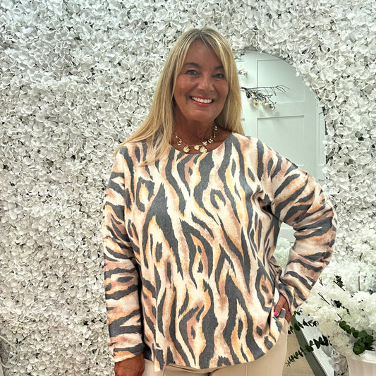 Taliah: Zebra print stretchy top. One size: 14-20