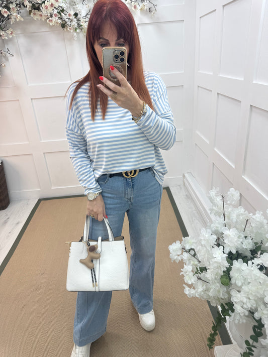 Trixi: Winter white handbag with dog keyring.