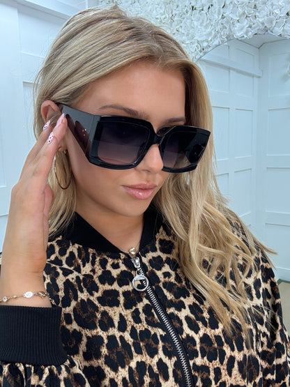 Riviera: Black oversized fashion sunglasses