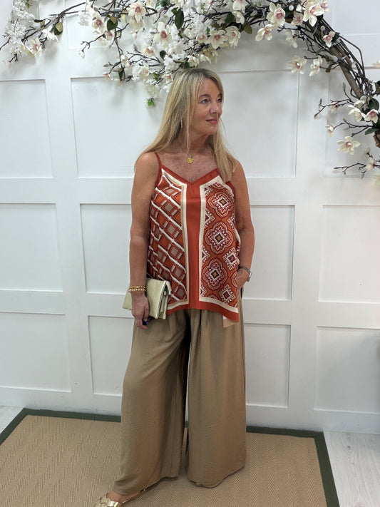 Tilly: Silky geometric printed V neck top. One size 10-16. 3 colours