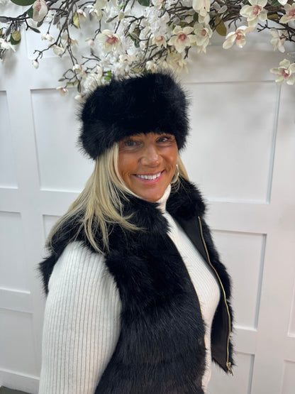 Carmen: Black faux fur headband. Free size