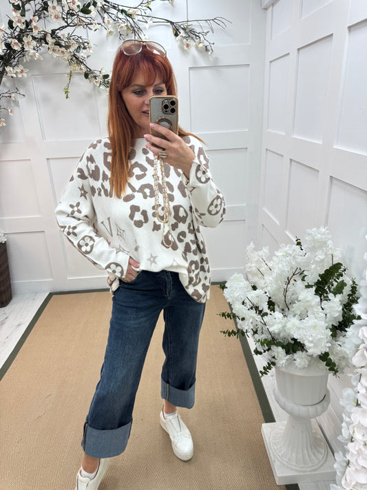 Alice: Brown & white leopard print top. One size: 12-20