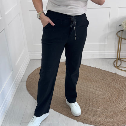 Maeva: Black straight leg magic pants. One size: 10-14