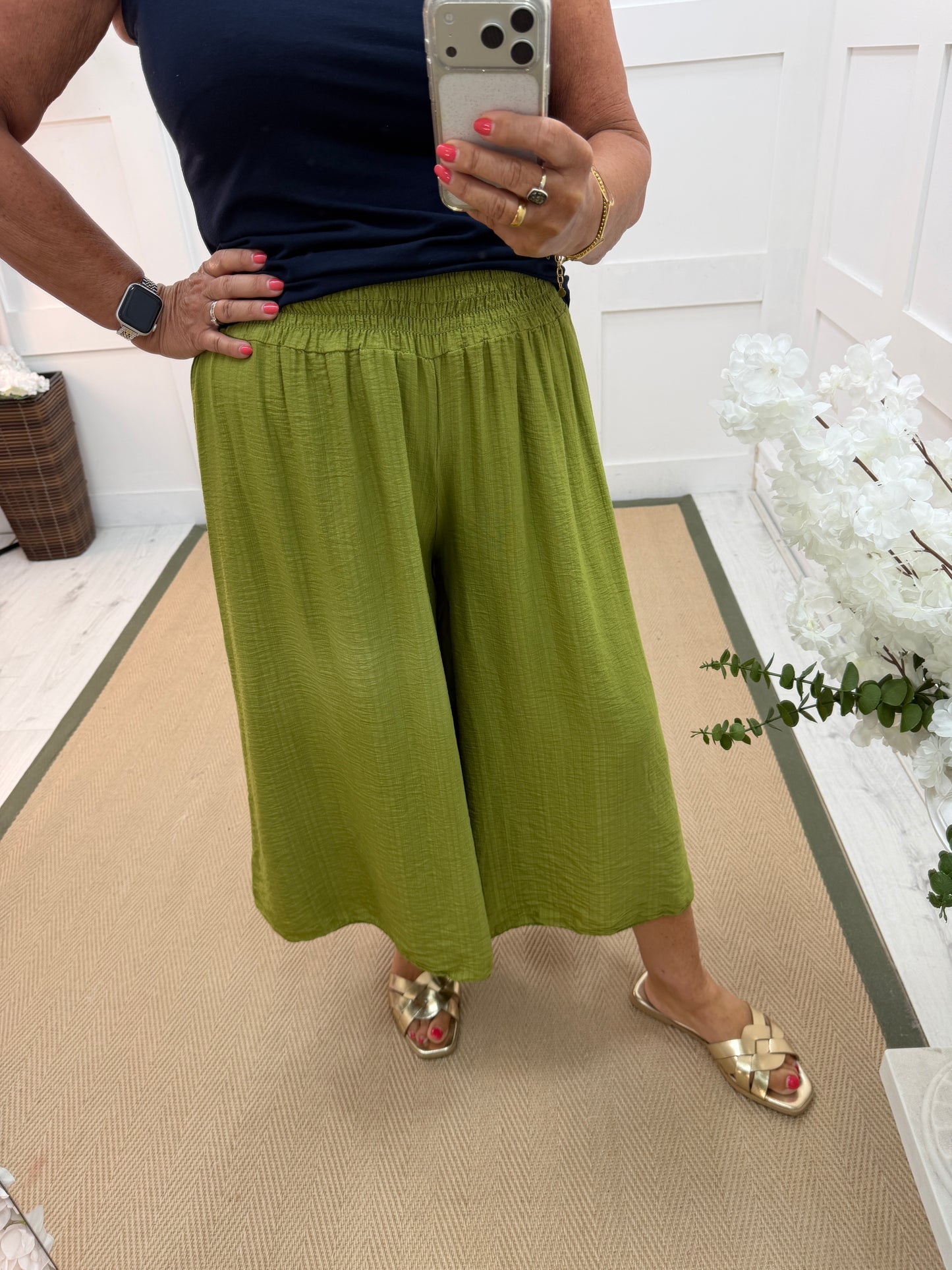 Cleo: Elasticated wide leg culotte trousers. One size: 12-18. 3 colours