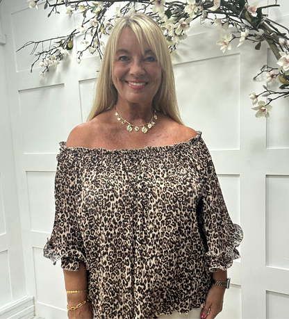 Paloma: Leopard print pleated top. One size: 12-24