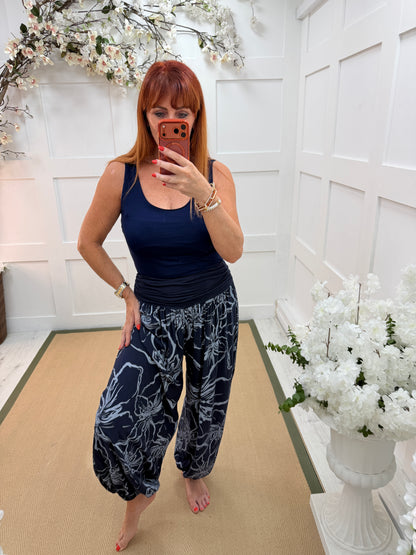 Hollie: Harem leg floral printed trousers. One size: 10-18. 2 colours