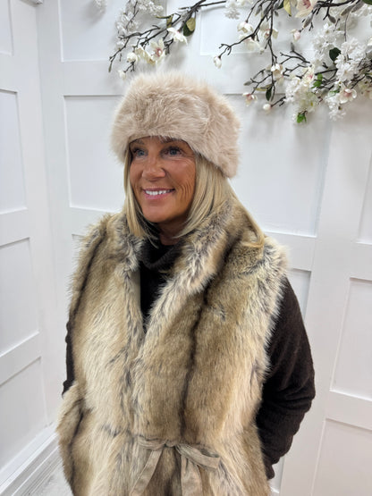 Carmen: Cream faux fur headband. Free size