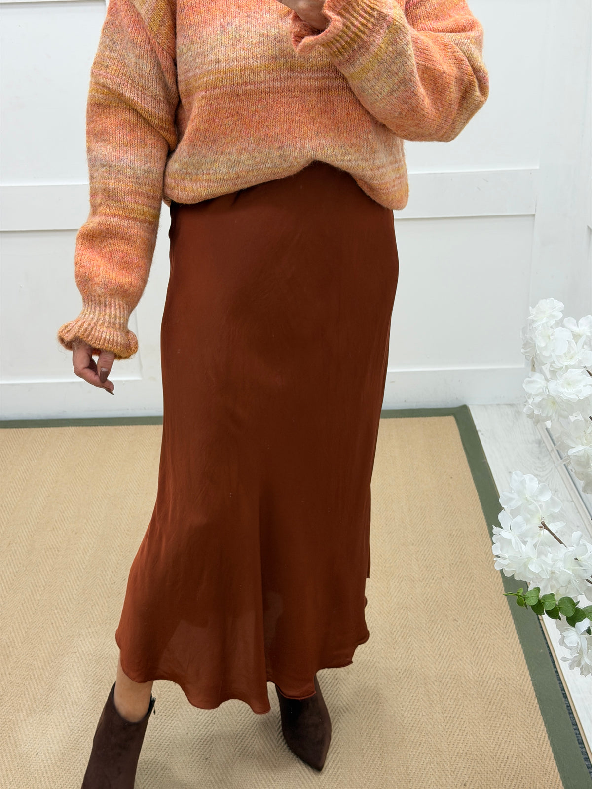 Shania: Silky flowy maxi skirt. One size: 8-14. 3 colours