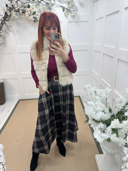 Tamsin: Navy blue belted tartan check skirt. One size 10-16