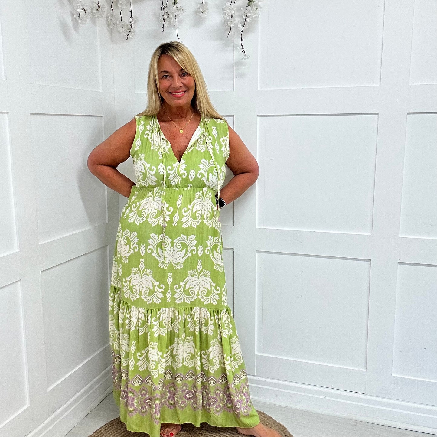 Danni: Lime & cream V neck maxi dress. One size: 12-18