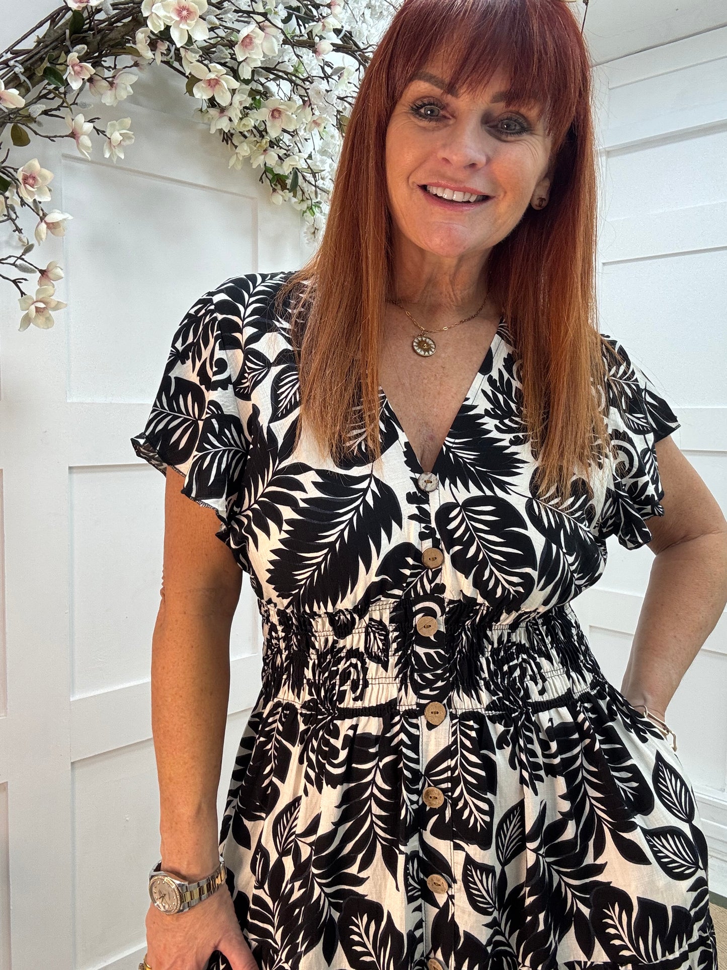 Emmy: Black & white stretchy V neck midi dress. One size: 10-18