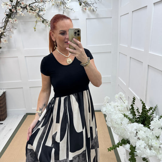 Willow: Black & multicoloured T shirt dress. One size 10-18