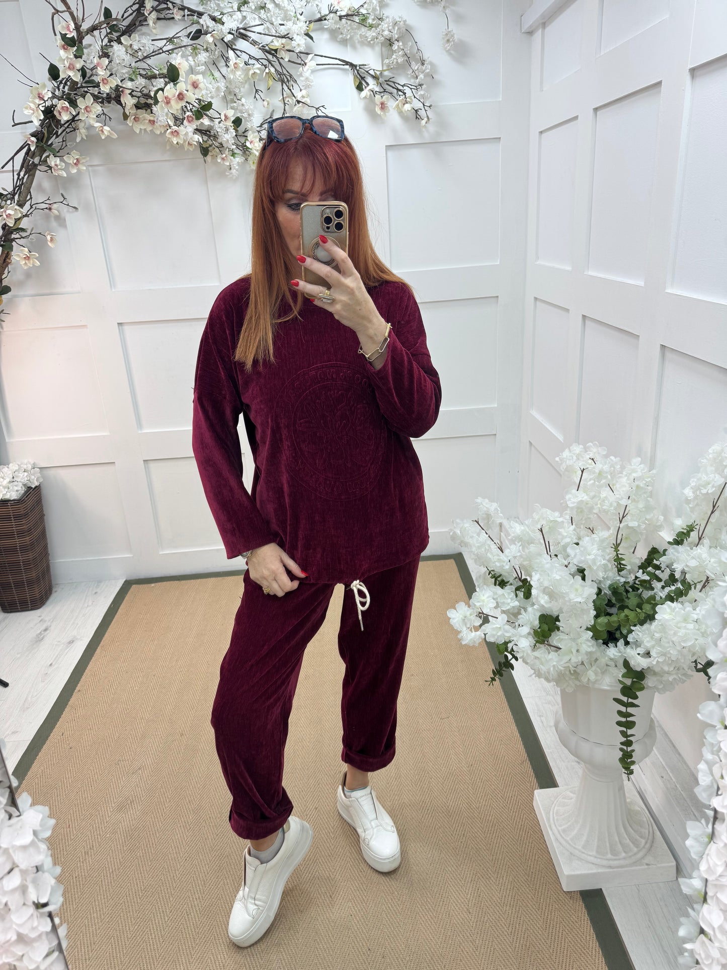 Vida: Burgundy velour embossed top. One size: 12-18