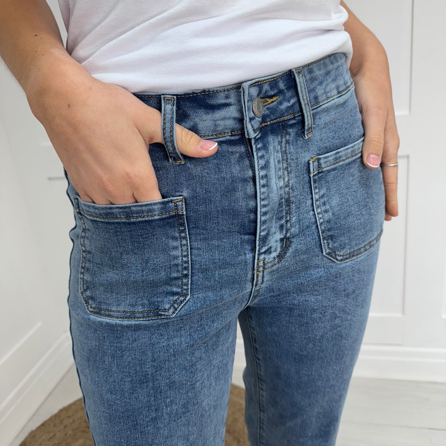 Zoe: Mid blue wide leg 3/4 jeans. Sizes: 8-16