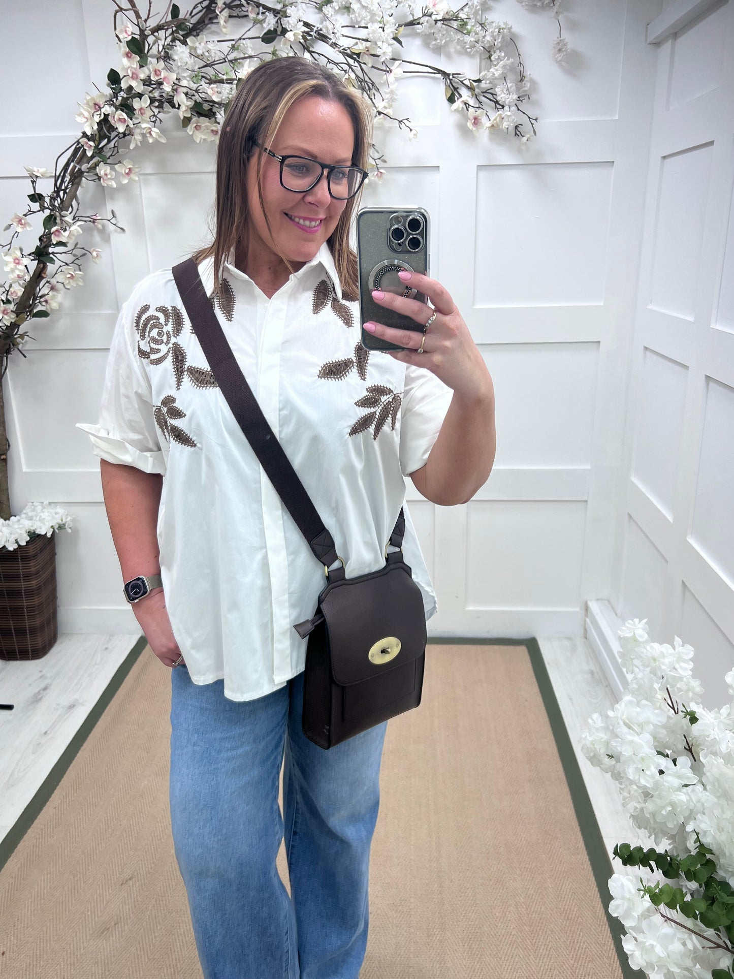 Elsa: White floral embroidered shirt. One size: 14-20