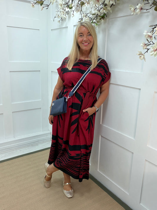 Parker: Palm print belted maxi dress . One size 14-20. 2 colours