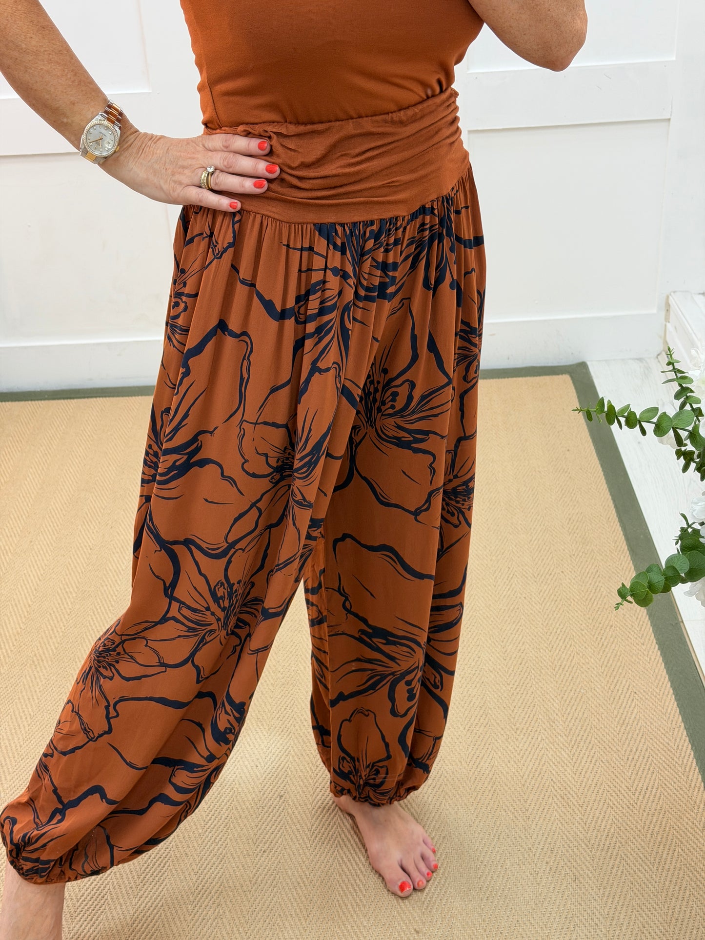 Hollie: Harem leg floral printed trousers. One size: 10-18. 2 colours