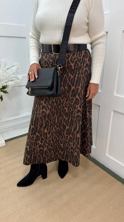 Fran: Brown belted leopard print skirt. One size 10-14