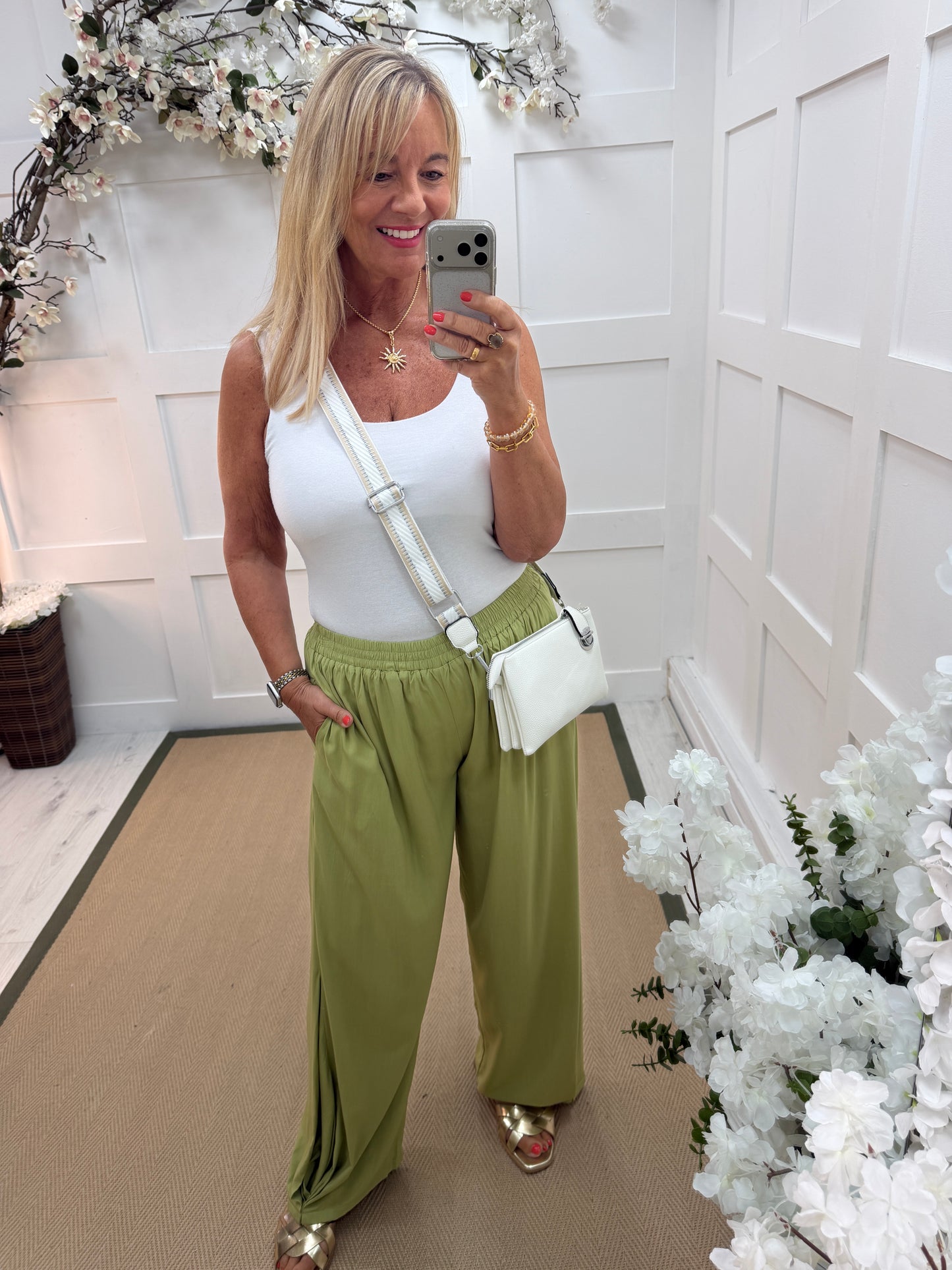 Skye: Balloon leg trousers. One size: 12-18. 2 colours