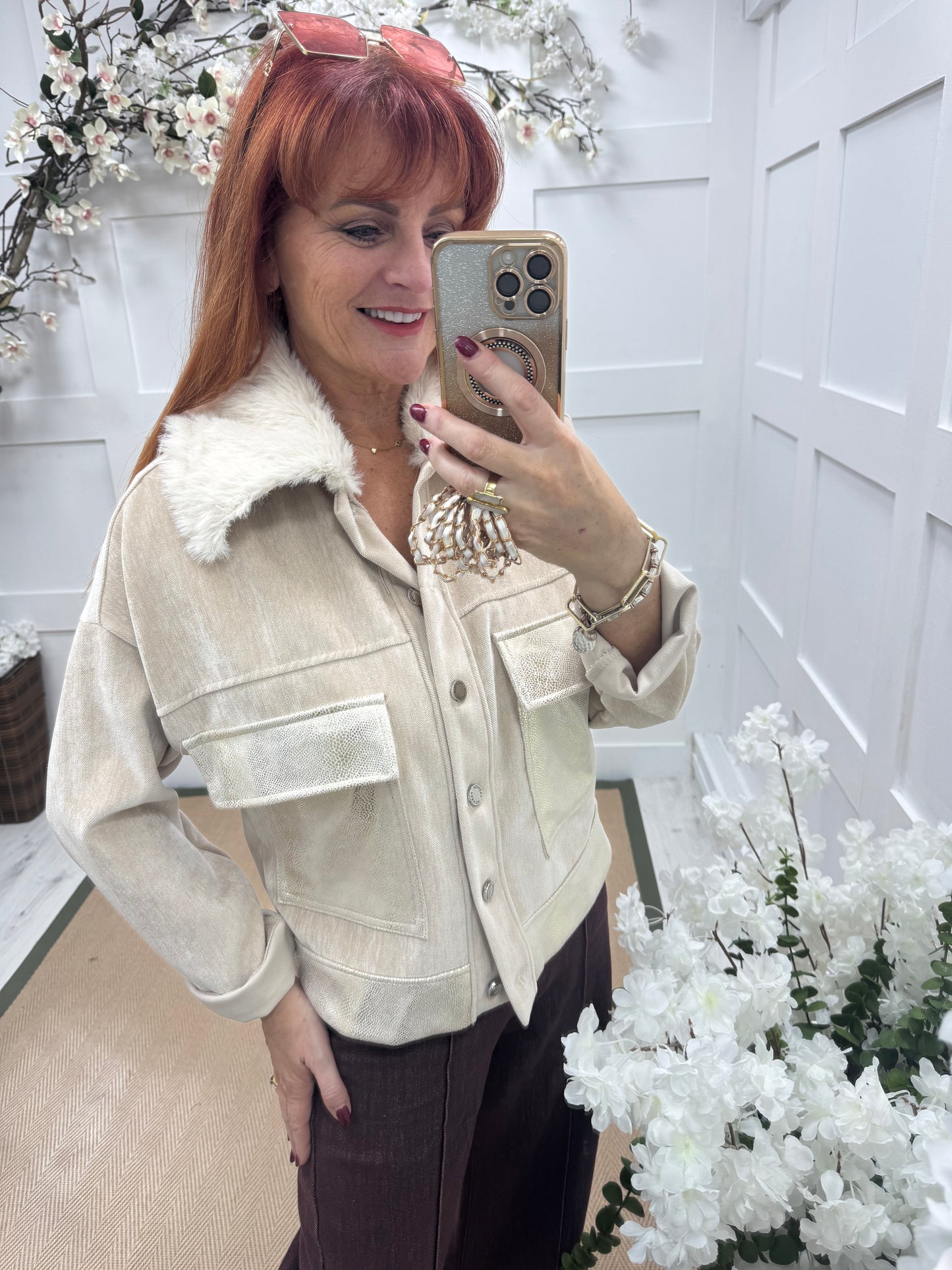 Cici: Cream faux fur collared jacket . One size: 10-16