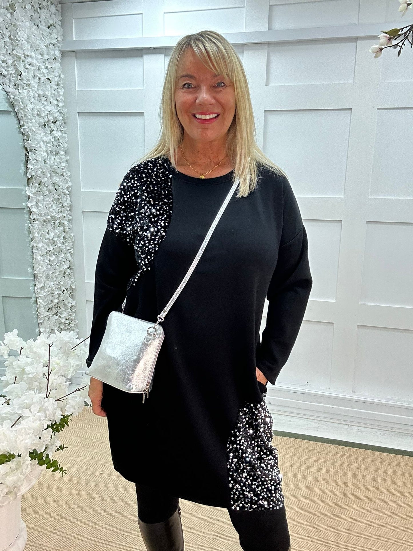 Noelle: Black sparkle tunic top. One size: 16-20