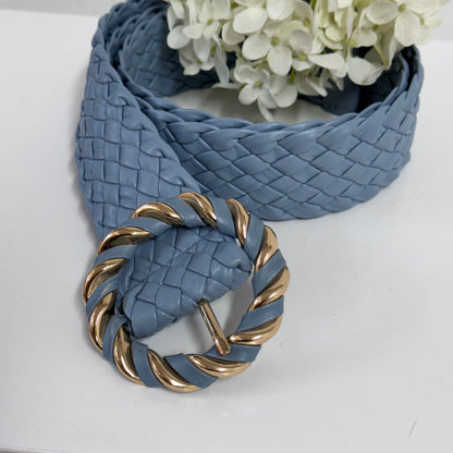 Elva: Blue round buckle weave belt. One size: 8-18
