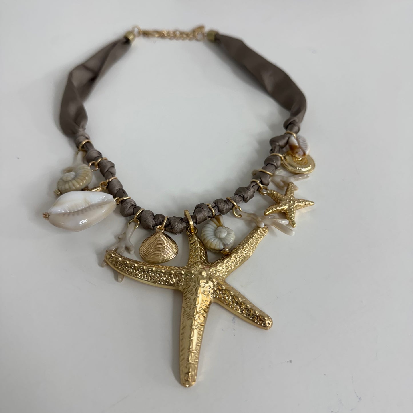 Tula: Mink gold starfish & shell necklace
