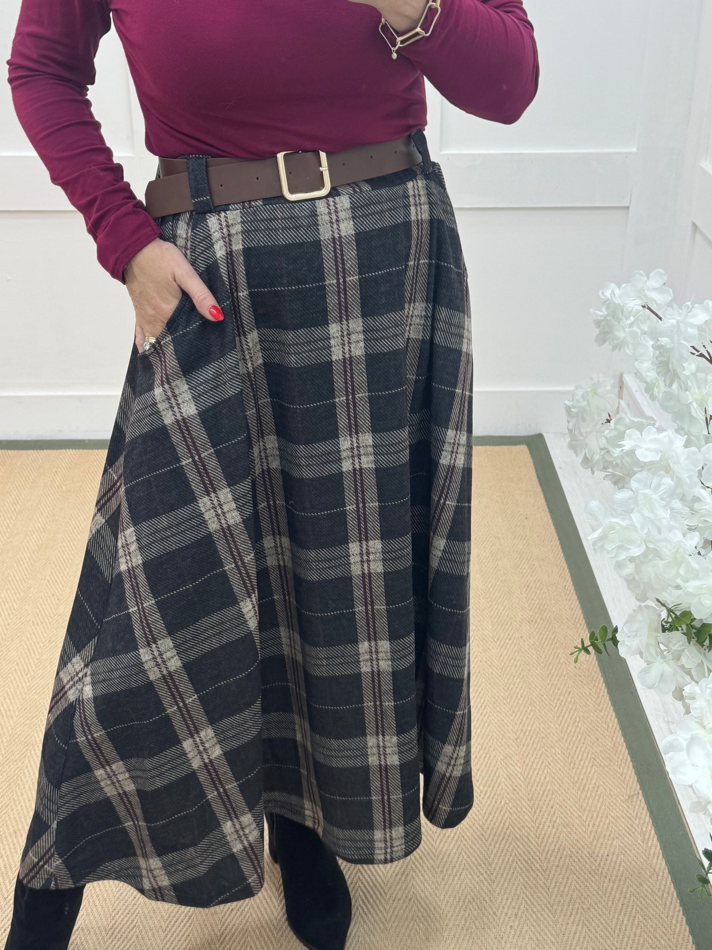 Tamsin: Navy blue belted tartan check skirt. One size 10-16