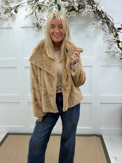 Finty: Camel faux fur jacket. One size 14-20