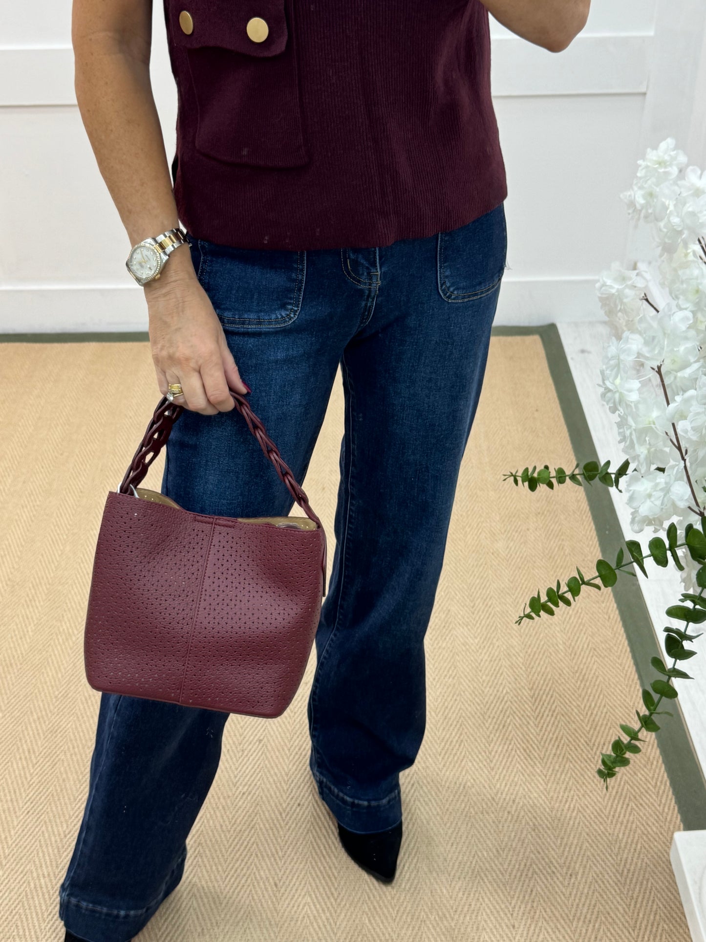 Mae: Small burgundy cross body grab bag