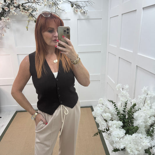 Saffron: Brown fine knit button waistcoat. One size: 10-16