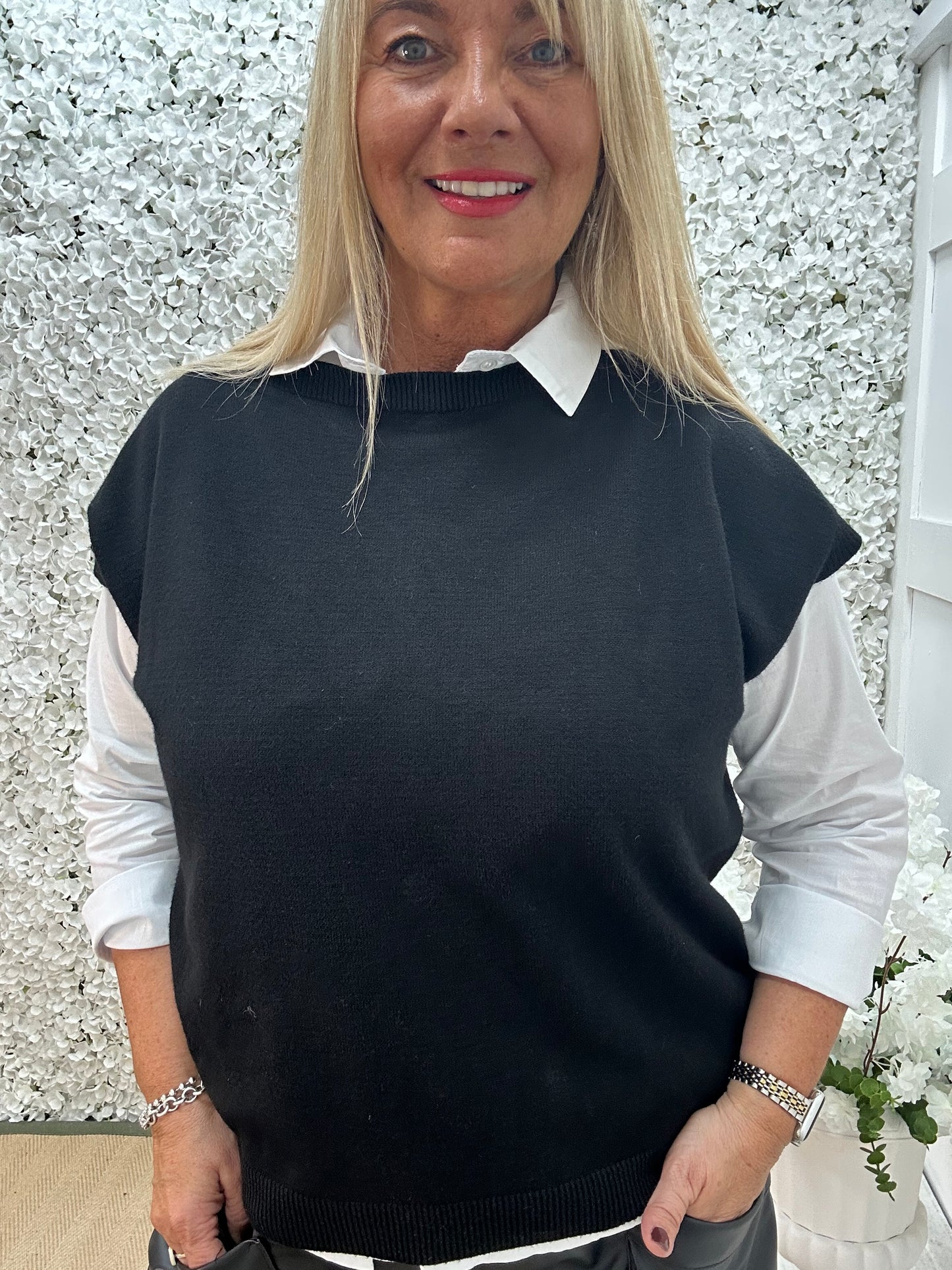 Lavina: Black shirt layered knit. One Size: 10-18