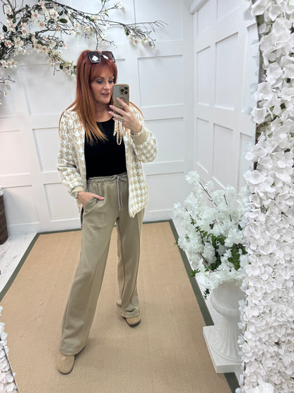 Trudy: Stone stretchy wide leg pocket trousers. 2 sizes