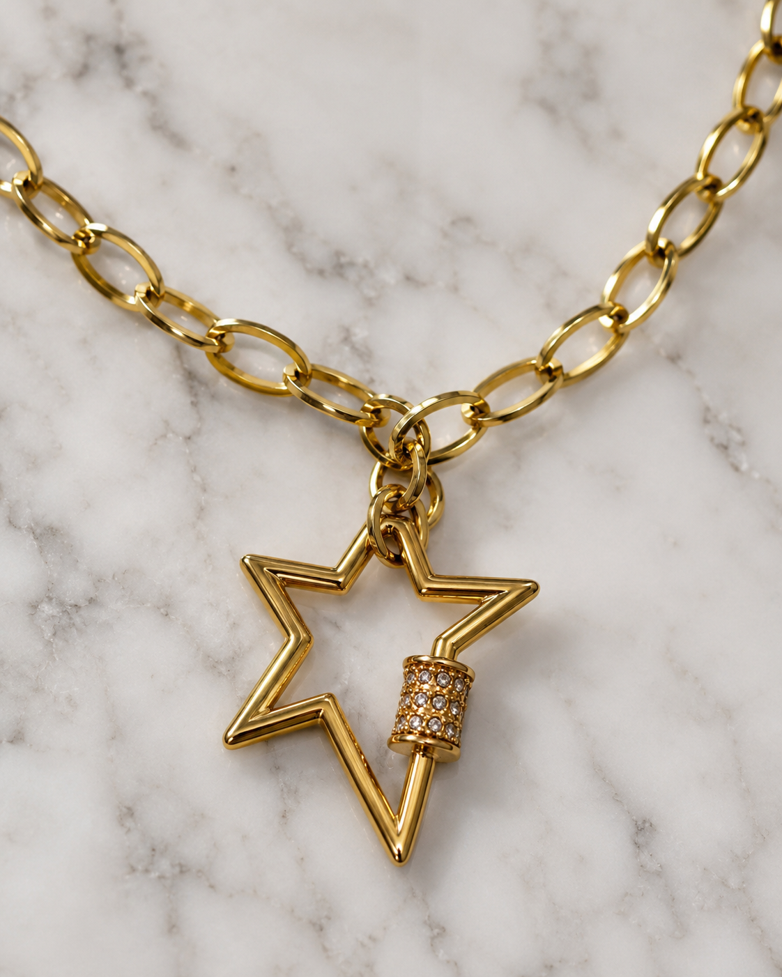 Ava: 18k gold plated star diamanté necklace