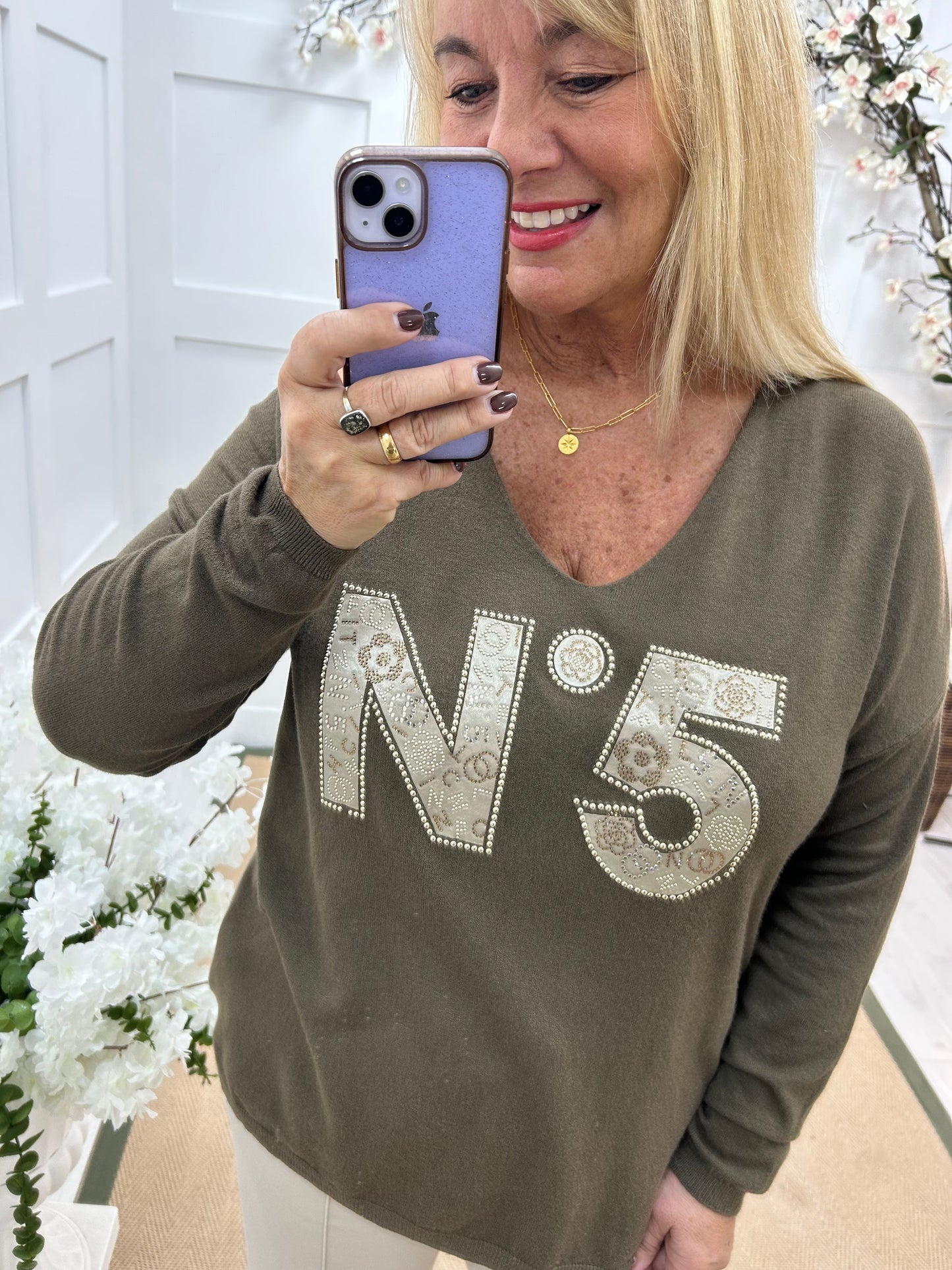 Cass: Brown V neck diamanté No5 knit top. One size: 14-20