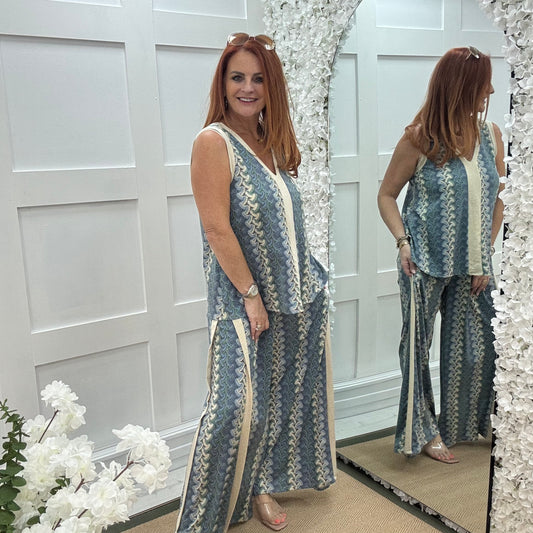 Pasha: Blue zigzag top & printed trouser co-ord set. One size: 12-18