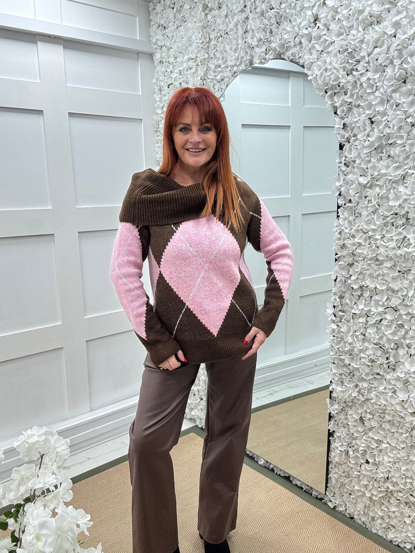 Pammi: Pink & brown argyle knit top. One size: 10-16