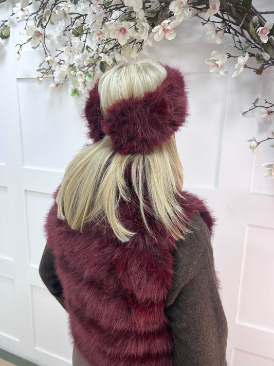 Carmen: Burgundy faux fur headband. Free size