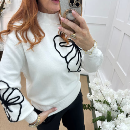 Danni: White embroidered big flower top. One Size 12-18