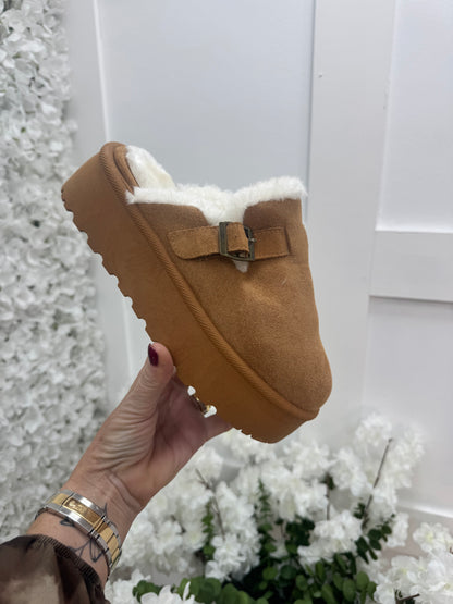 Morgan: Chestnut faux fur platform mule shoe. Sizes: 3-8